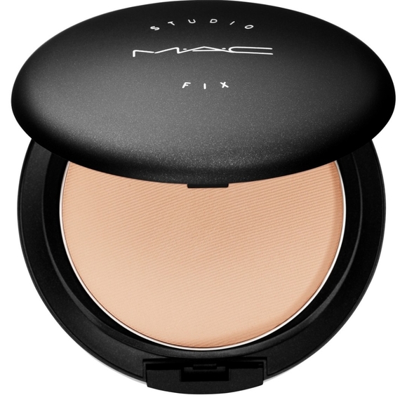 New in box, never tested. MAC Studio Fix Powder Plus Foundation in NW22 - Picture 2 of 3